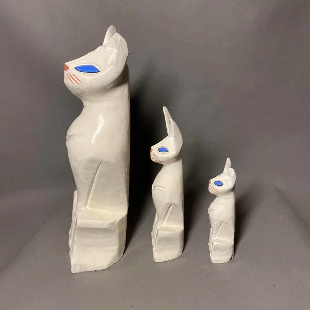 White 3 Wooden Cats Figurine Set